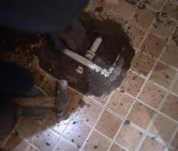 北流卫生间漏水维修公司为您分享下卫生间渗水如何处理及注意事项